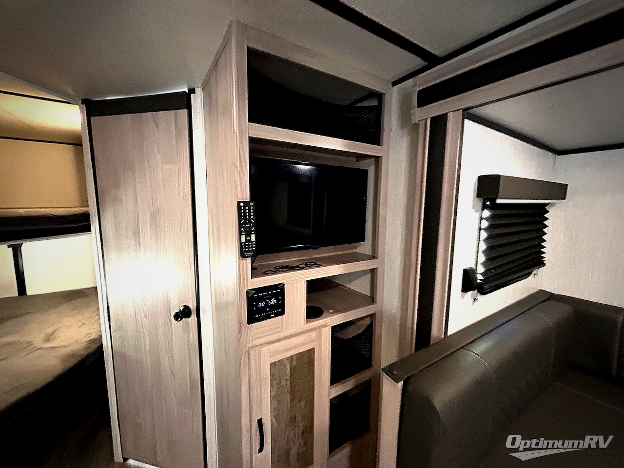 2022 Coachmen Northern Spirit XTR 2549BHX Photo 8
