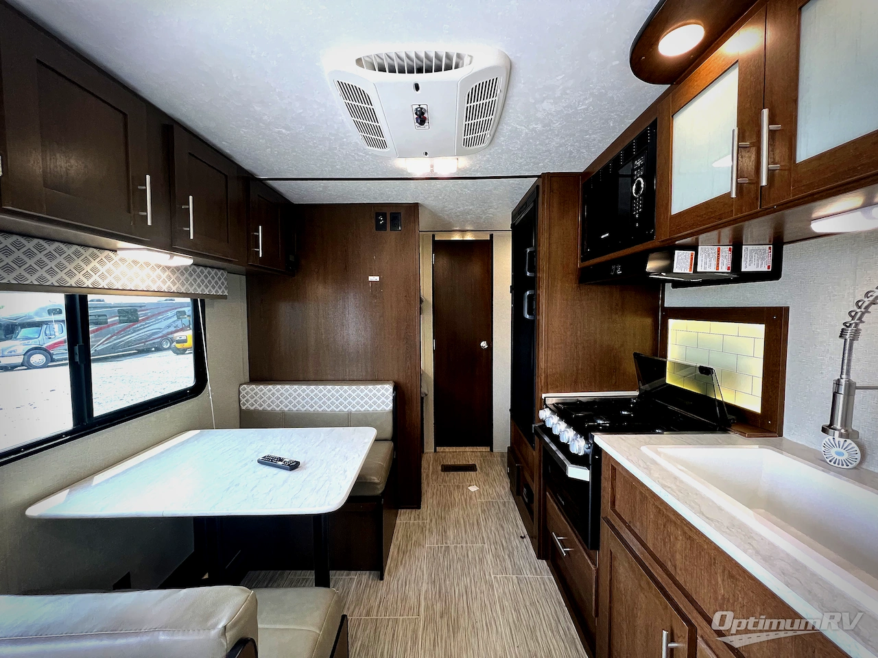 2019 Prime Time Avenger ATI 26BK Photo 2