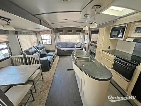 2019 Winnebago Towables Minnie Plus 30RLSS RV Photo 2