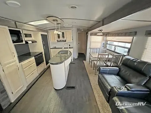 2019 Winnebago Towables Minnie Plus 30RLSS RV Photo 3