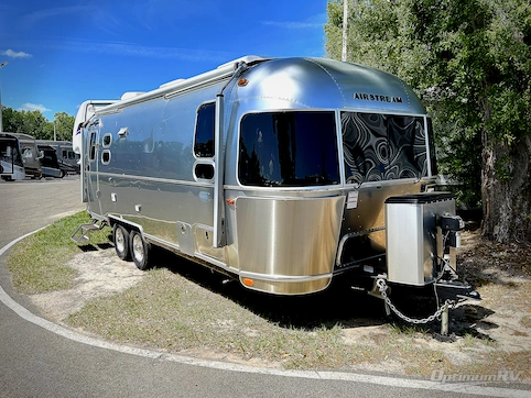 Used 2025 Airstream RV Flying Cloud 25FB Twin Featured Photo