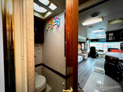 2001 Newmar Dutch Star 3852 RV Photo 4