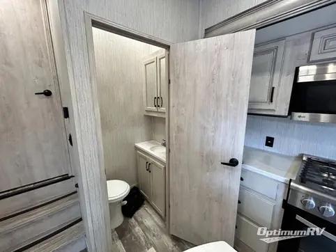 2022 Forest River Sandpiper Luxury 391FLRB RV Photo 4