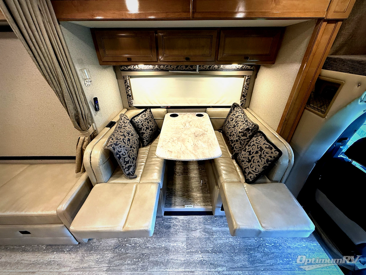 2020 Thor Siesta Sprinter 24MB Photo 5