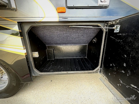 2017 Jayco Seneca 37FS RV Photo 3