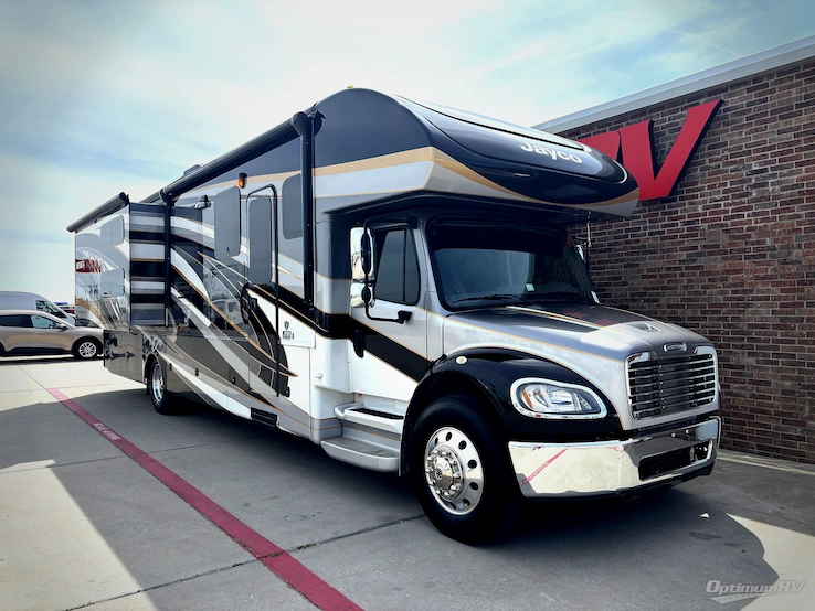 2017 Jayco Seneca 37FS RV Photo 1