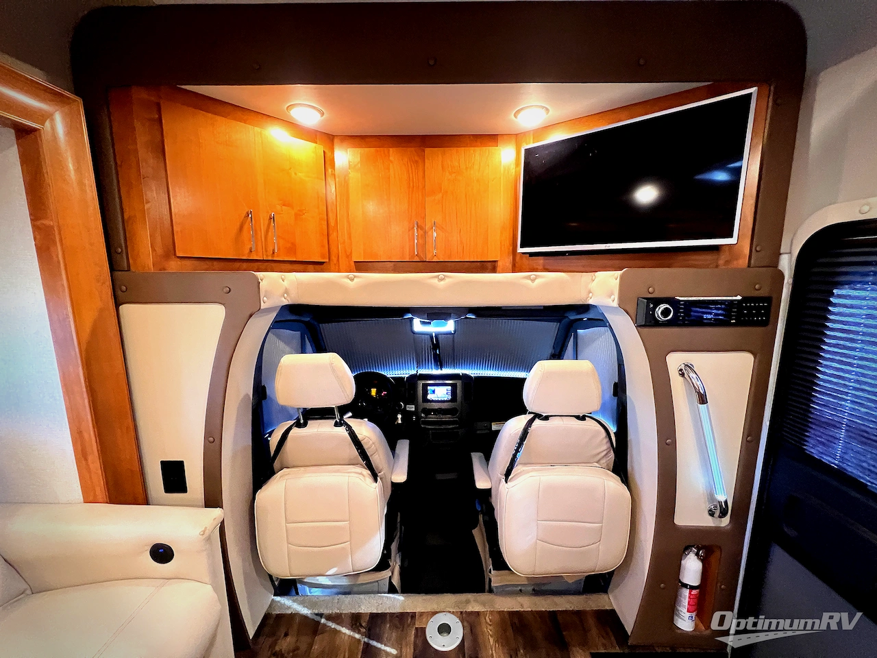 2019 Tiffin Wayfarer 24BW Photo 5