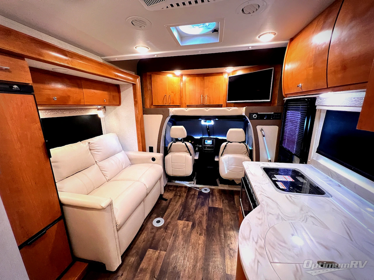 2019 Tiffin Wayfarer 24BW Photo 9