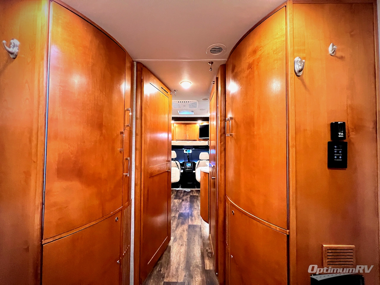 2019 Tiffin Wayfarer 24BW Photo 13