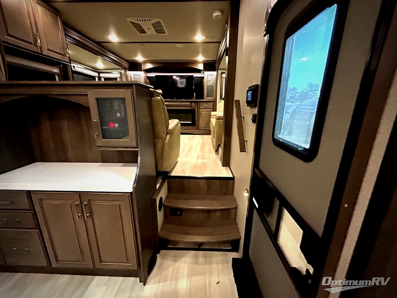 2021 Grand Design Solitude 380FL Photo 5