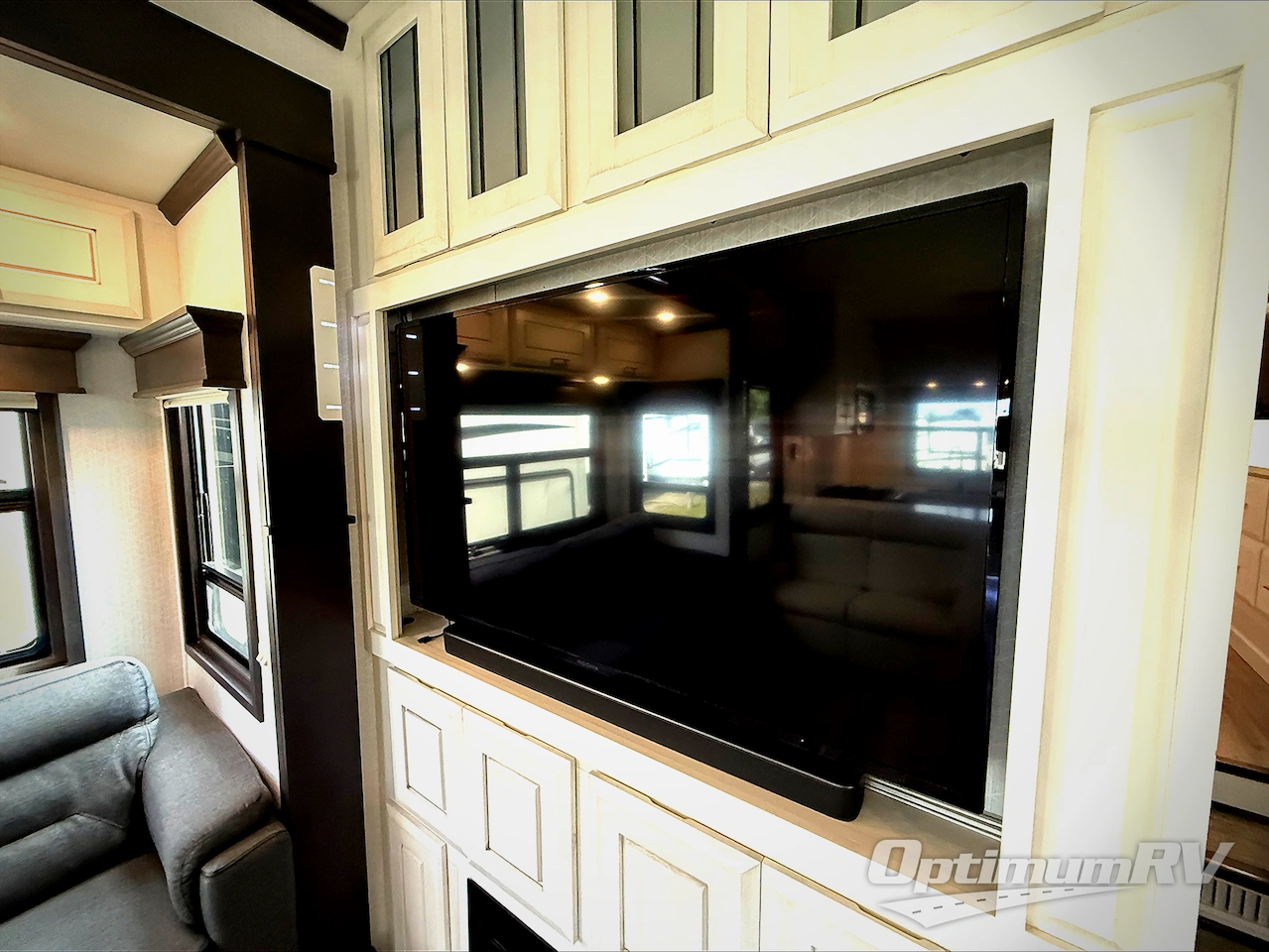 2021 DRV Luxury Suites Mobile Suites 41 RKDB Photo 12