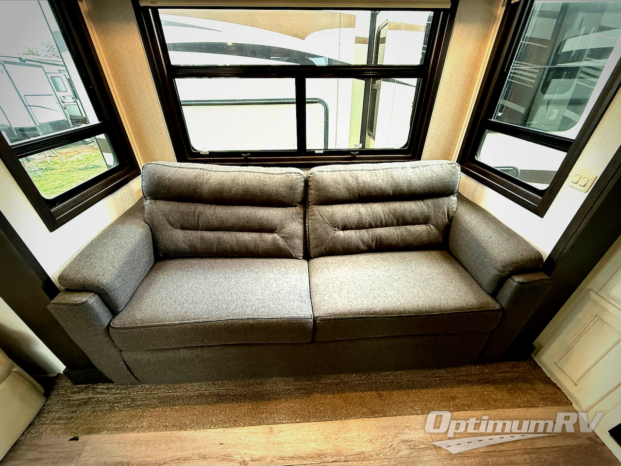 2021 DRV Luxury Suites Mobile Suites 41 RKDB Photo 11