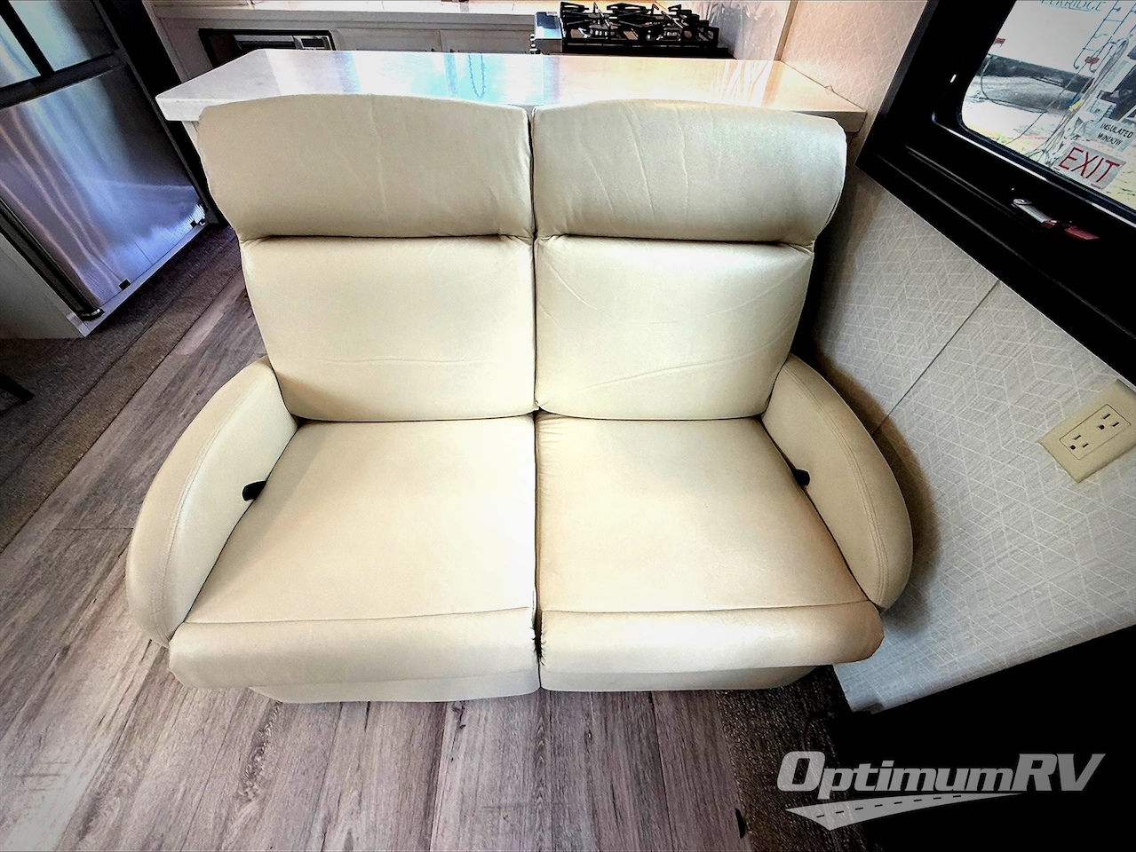 2021 DRV Luxury Suites Mobile Suites 41 RKDB Photo 9