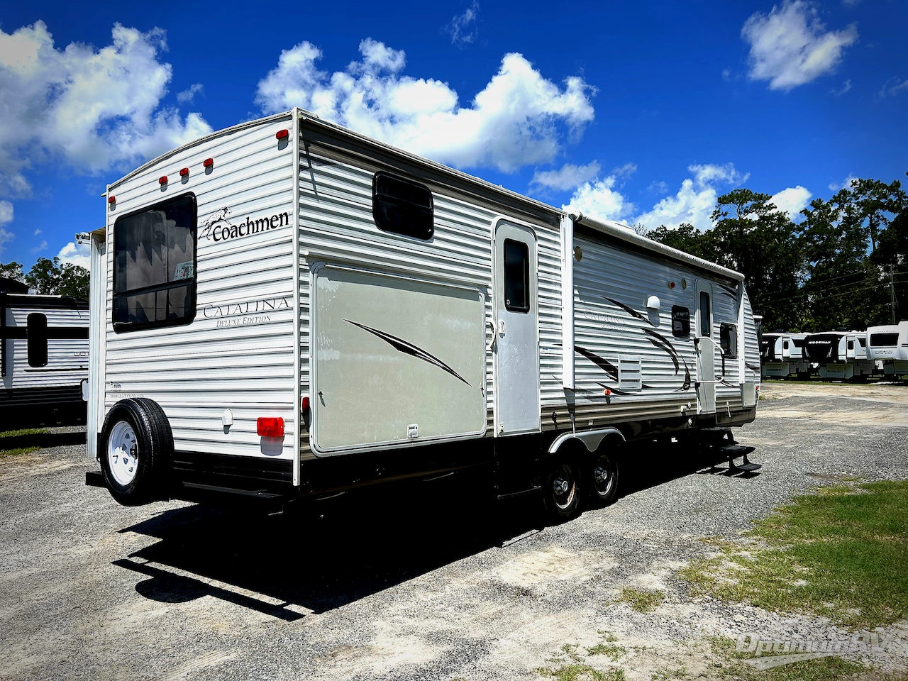 2013 Coachmen Catalina Deluxe Edition 32BHDS Photo 2
