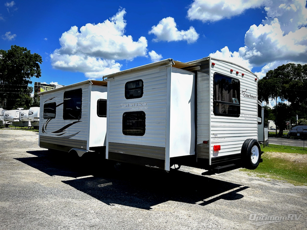 2013 Coachmen Catalina Deluxe Edition 32BHDS Photo 3