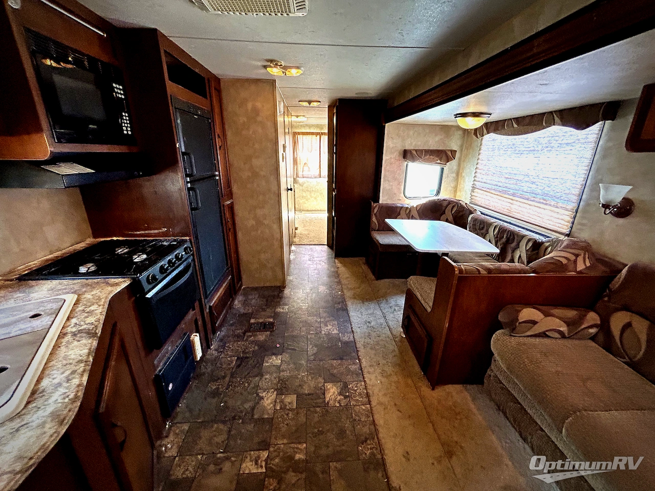 2013 Coachmen Catalina Deluxe Edition 32BHDS Photo 4