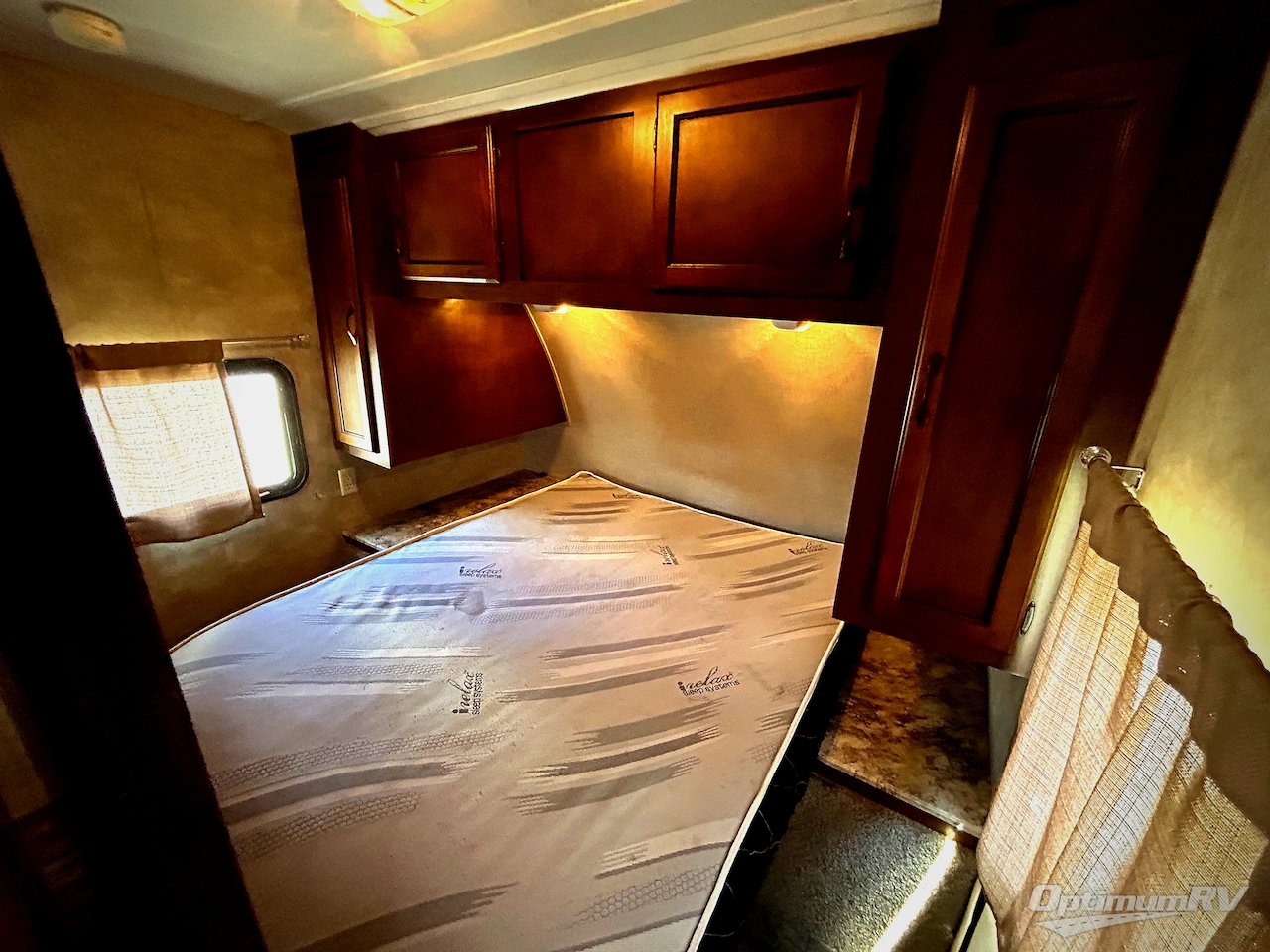 2013 Coachmen Catalina Deluxe Edition 32BHDS Photo 7
