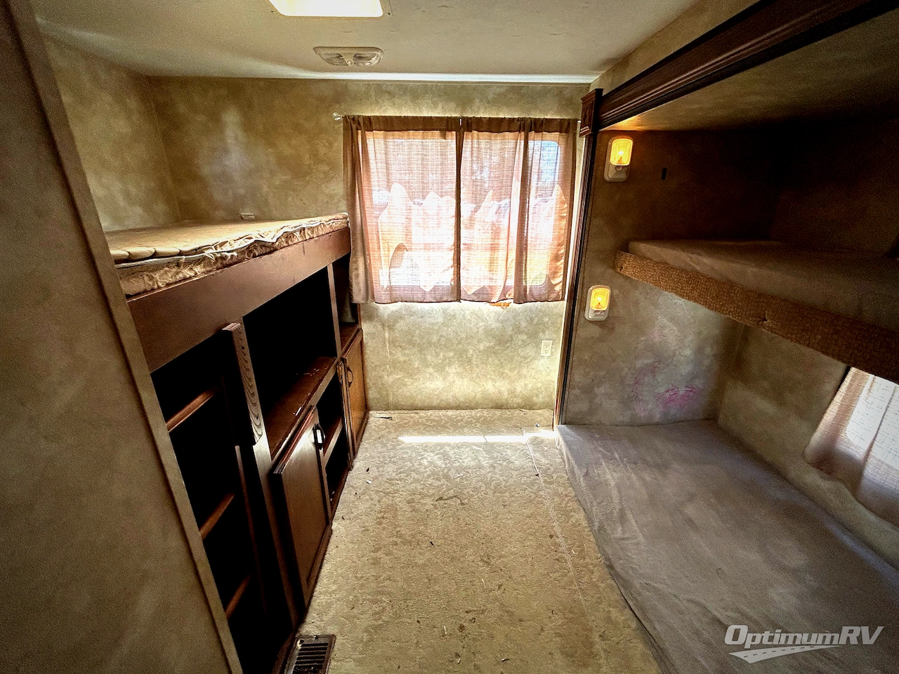 2013 Coachmen Catalina Deluxe Edition 32BHDS Photo 15