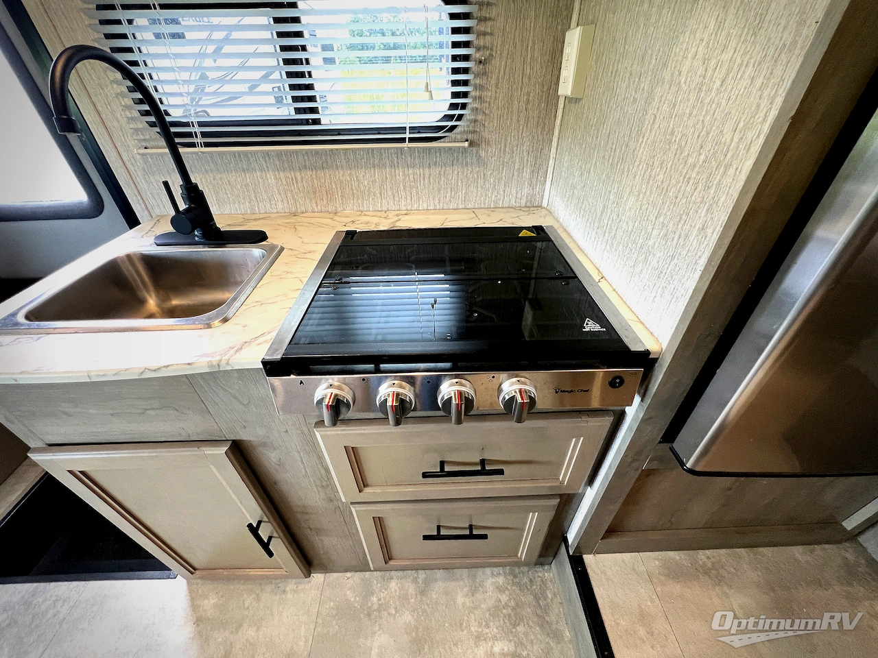 2021 Coachmen Freelander 21QB  Ford 350 Photo 12