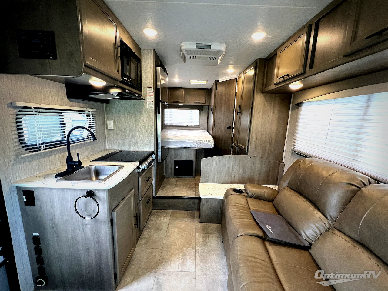 2021 Coachmen Freelander 21QB  Ford 350 Photo 20