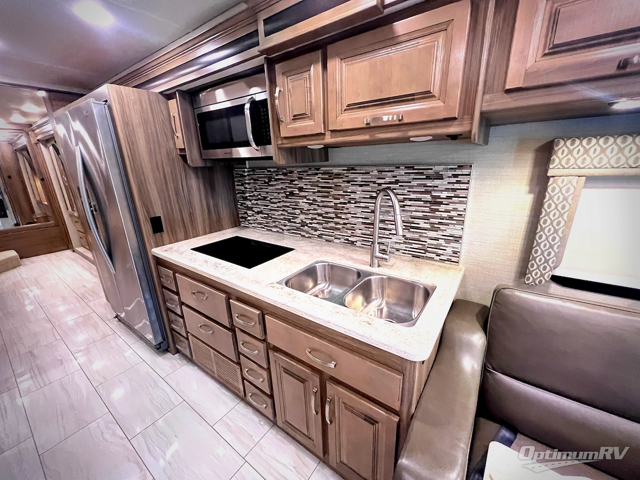 2019 Jayco Embark 37MB Photo 6