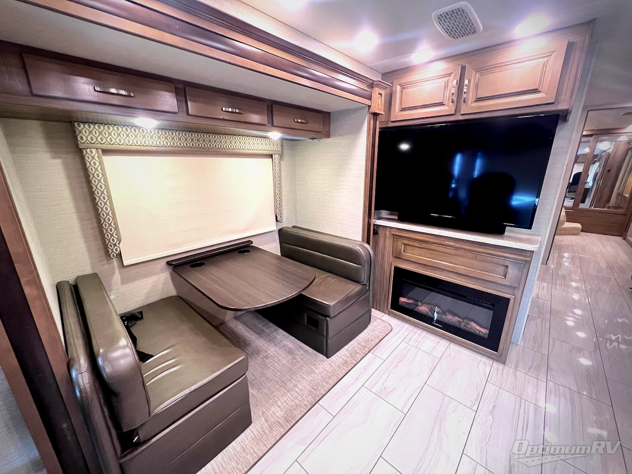 2019 Jayco Embark 37MB Photo 7