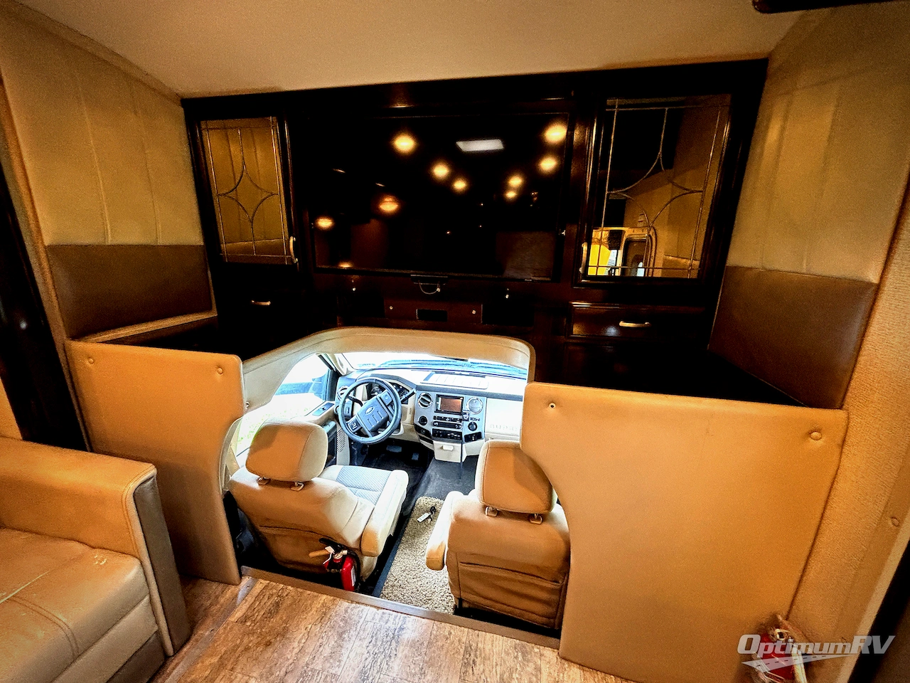 2017 Thor Chateau Super C 35SK Photo 10