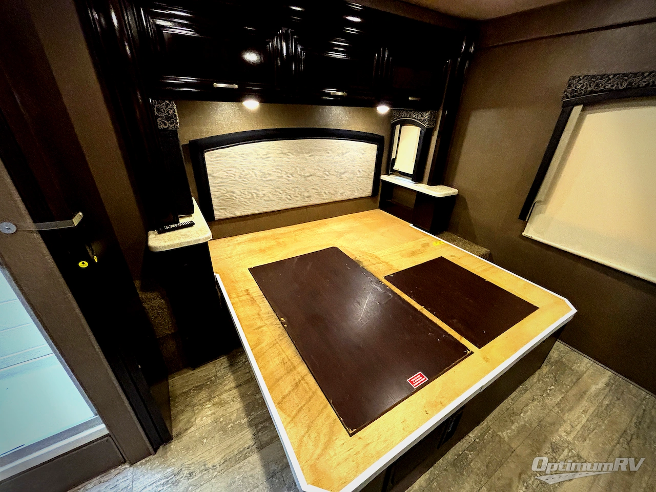 2017 Thor Chateau Super C 35SK Photo 18