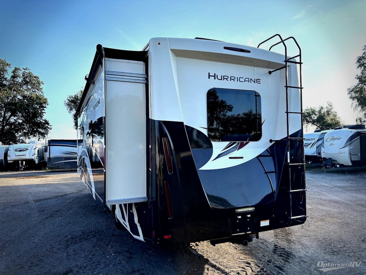 2022 Thor Hurricane 29M Photo 3