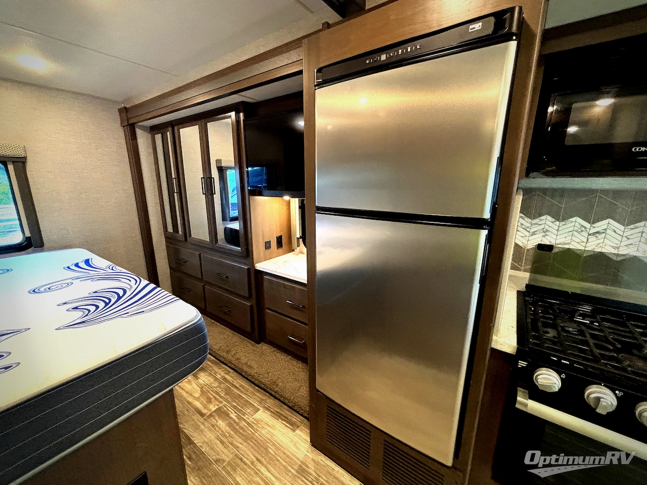 2022 Thor Hurricane 29M Photo 13