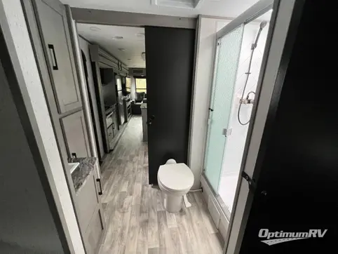 2022 Dutchmen Kodiak Ultimate 3221RLSL RV Photo 4