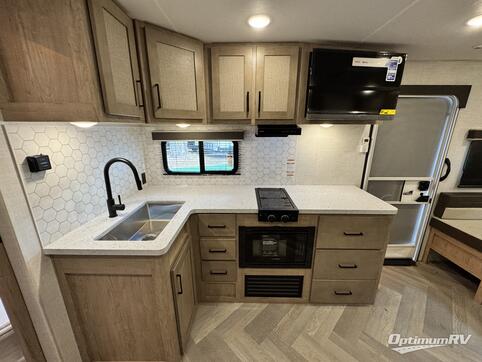 2025 Ember E-Series 25RUD RV Photo 3