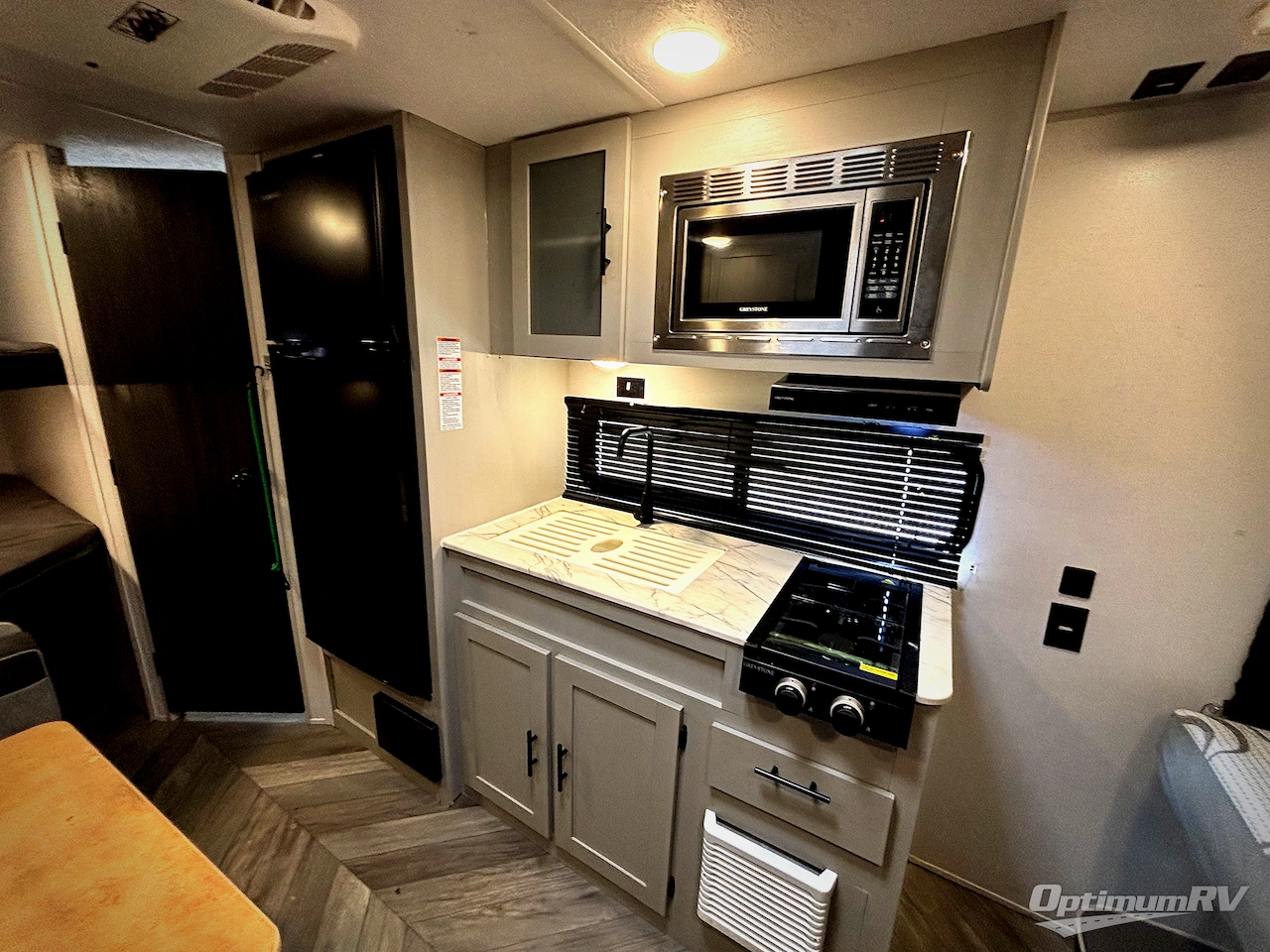 2022 Forest River Wildwood FSX 179DBK Photo 10