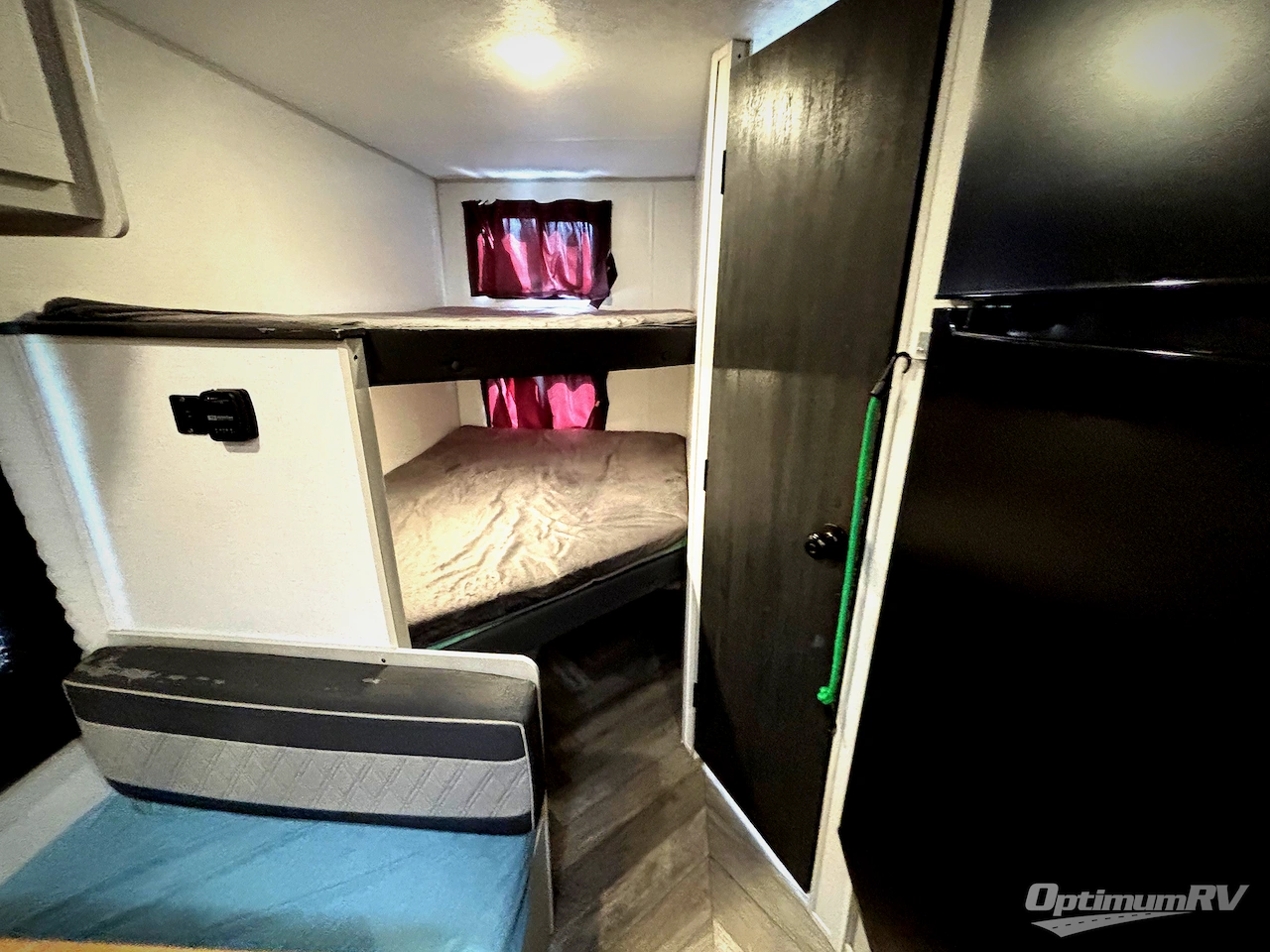 2022 Forest River Wildwood FSX 179DBK Photo 11