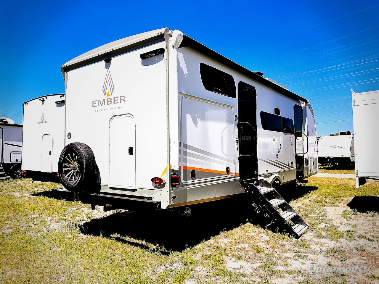 2025 Ember Touring Edition 24MSL Photo 3