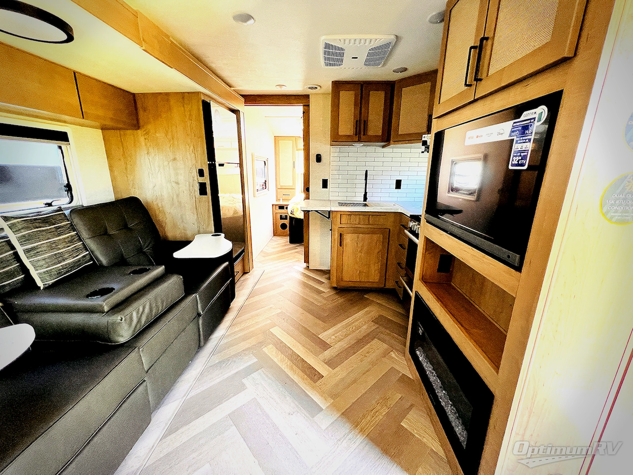 2025 Ember Touring Edition 24MSL Photo 4
