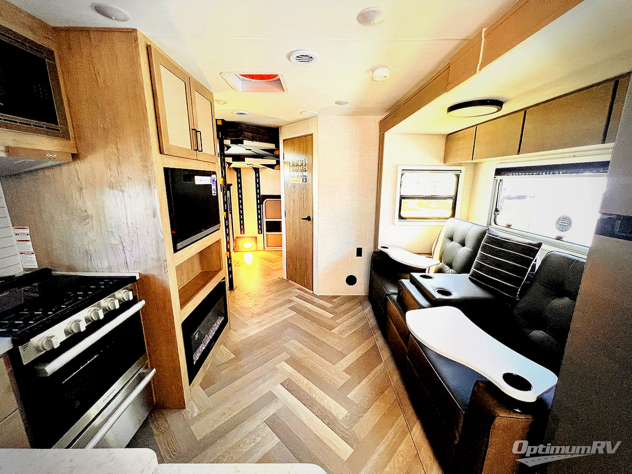 2025 Ember Touring Edition 24MSL Photo 5
