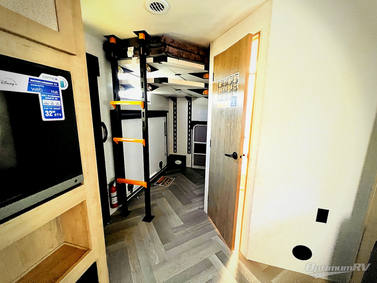 2025 Ember Touring Edition 24MSL Photo 14