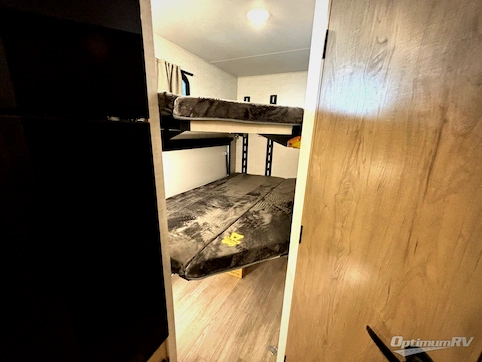 2026 Ember E-Series 19ETS RV Photo 4