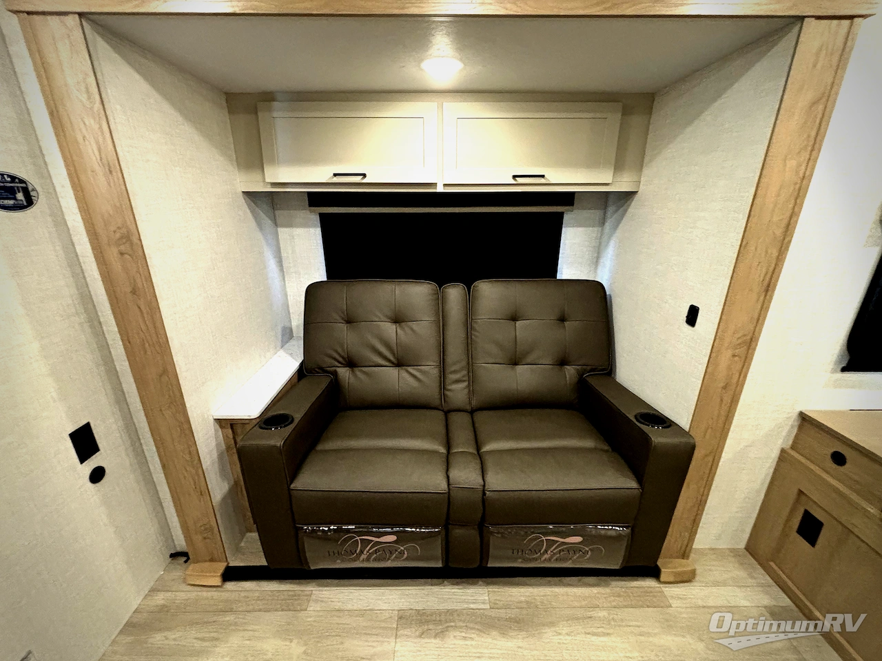 2026 Ember E-Series 19ETS Photo 9