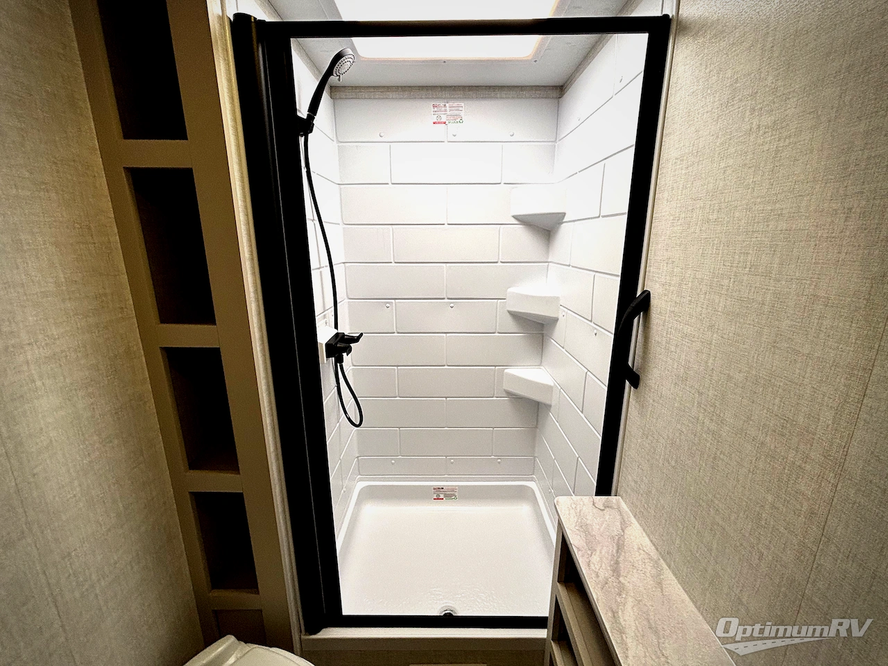 2026 Ember E-Series 19ETS Photo 14