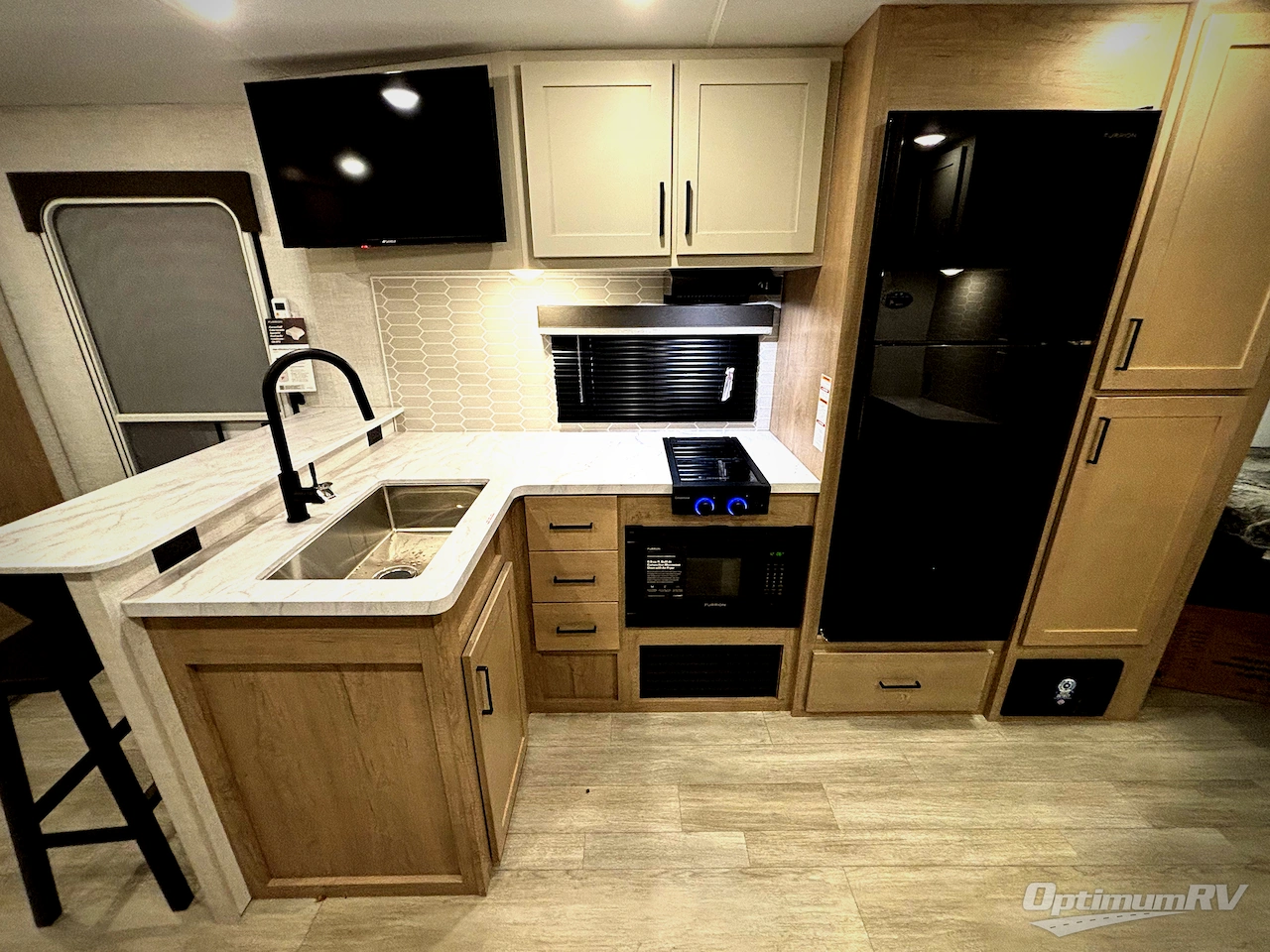 2026 Ember E-Series 26ETS Photo 6