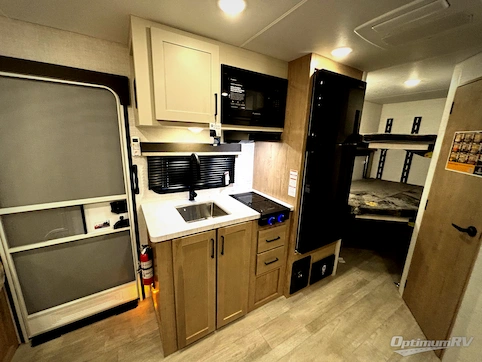 2026 Ember E-Series 19ETS RV Photo 3