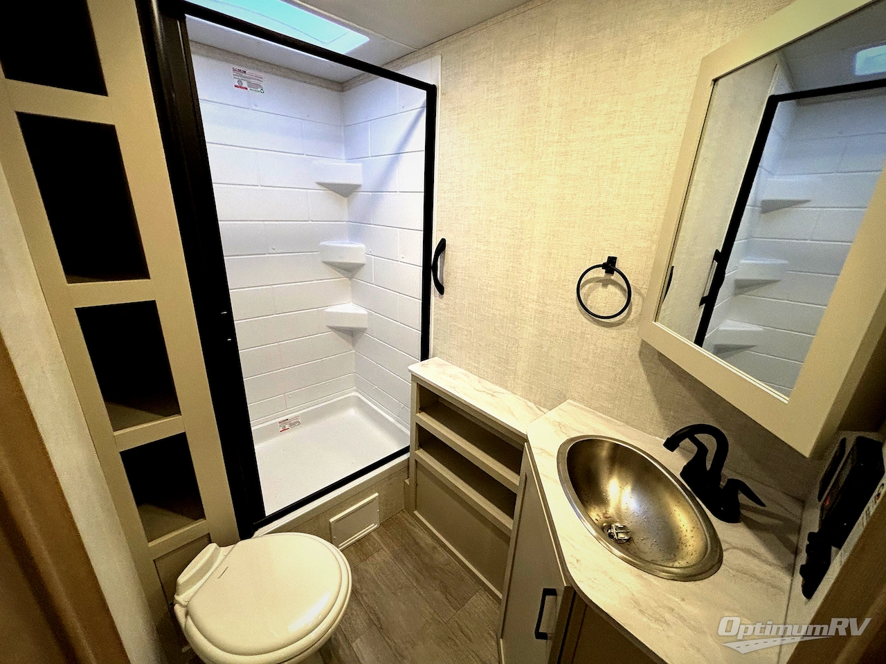 2026 Ember E-Series 19ETS Photo 12