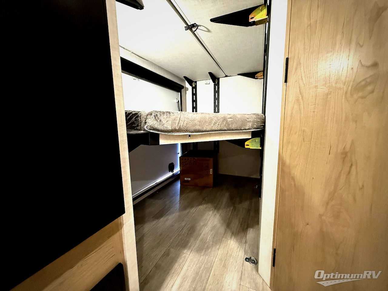 2026 Ember E-Series 19ETS Photo 14