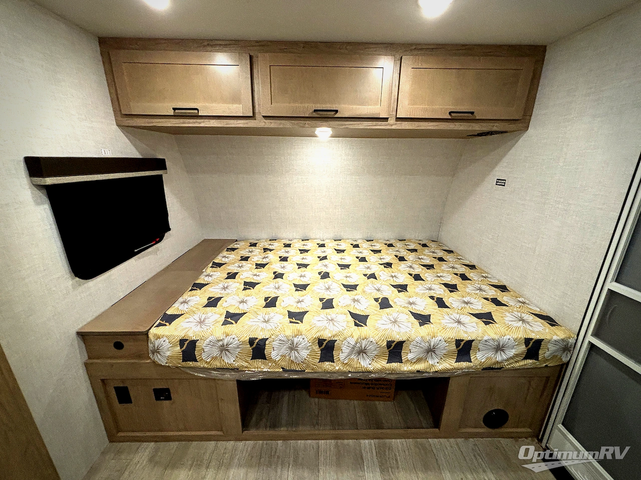 2026 Ember E-Series 19ETS Photo 7