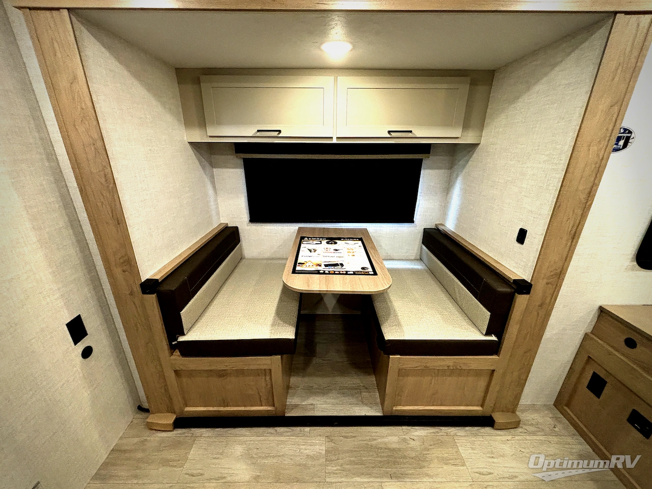 2026 Ember E-Series 19ETS Photo 9