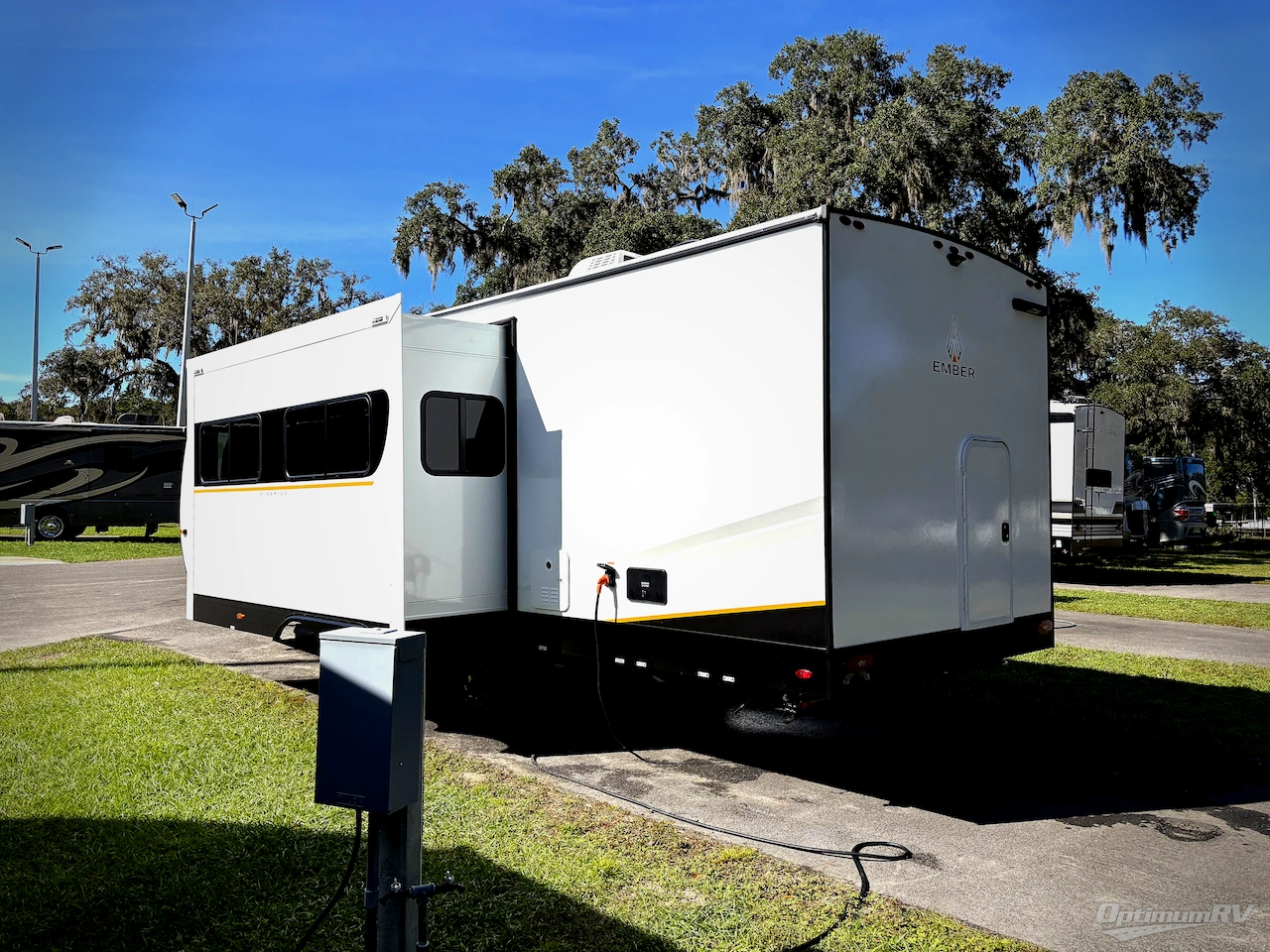 2026 Ember E-Series 26ETS Photo 3