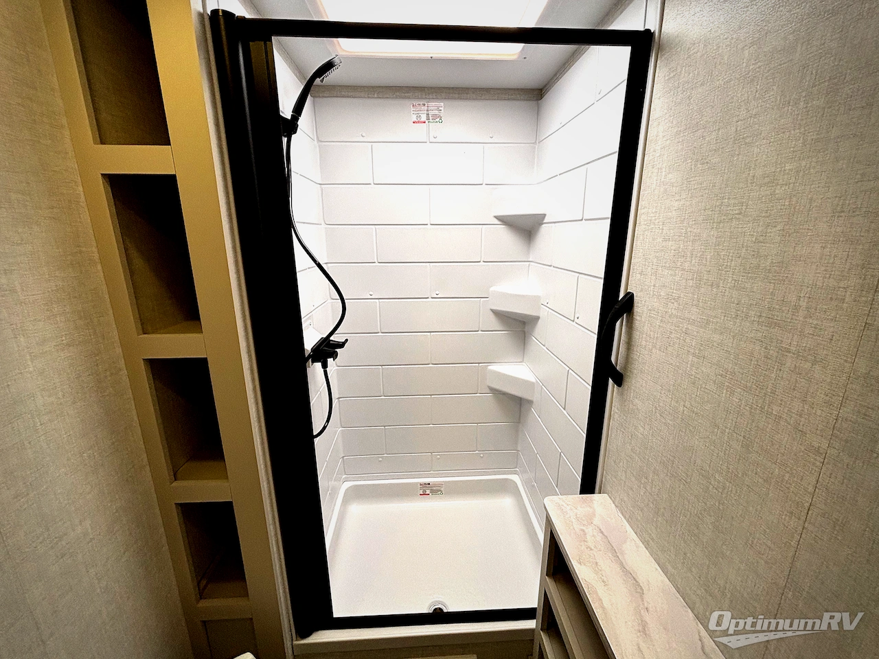 2026 Ember E-Series 26ETS Photo 17