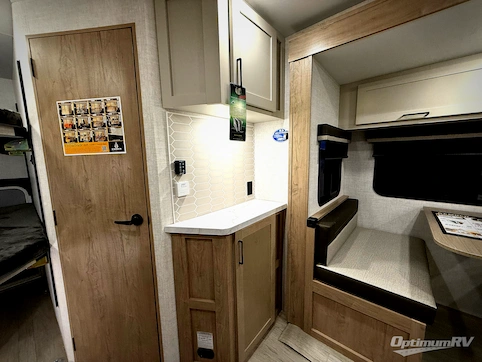 2026 Ember E-Series 26ETS RV Photo 2